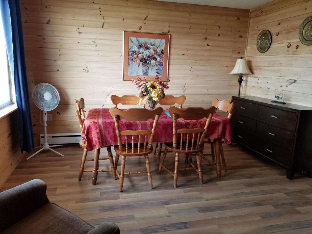 Blue Spruces Cottages Hampton Buitenkant foto