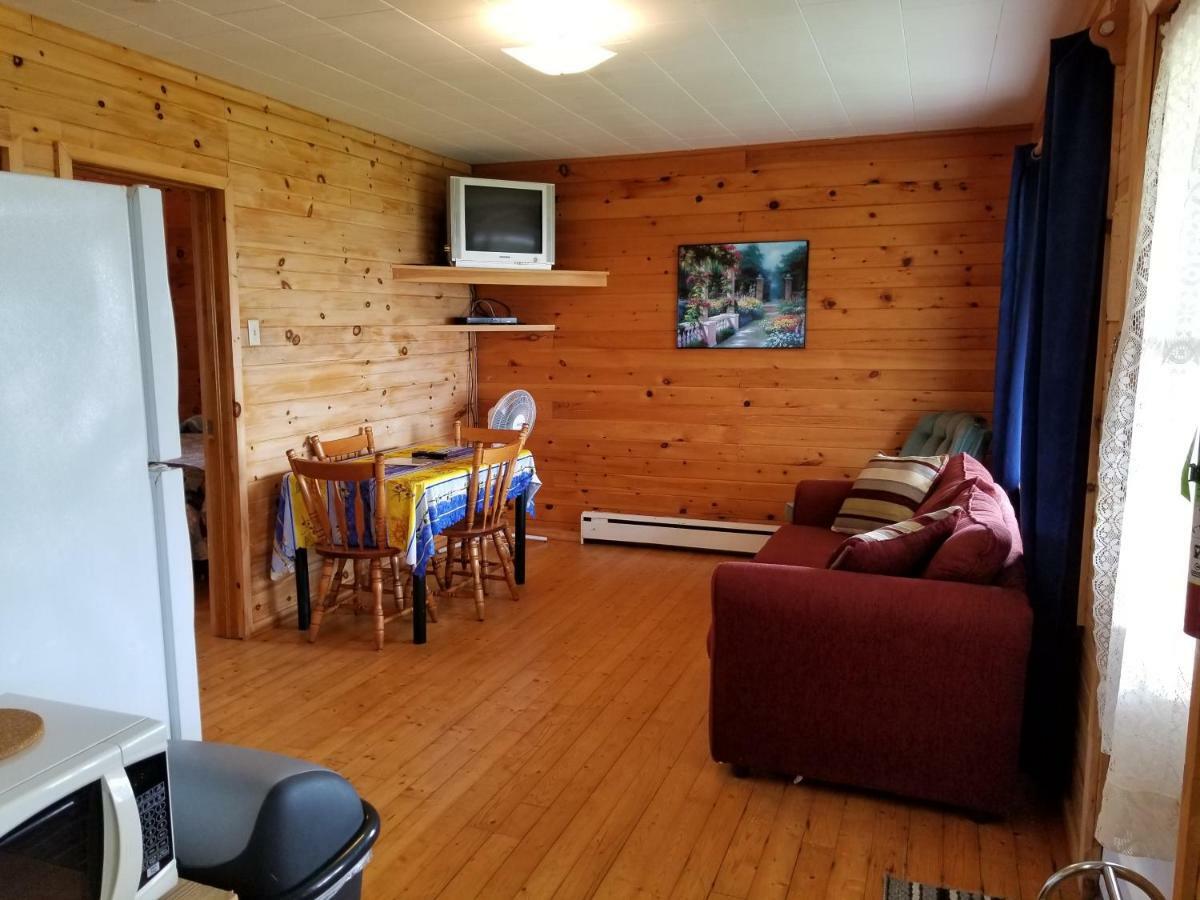 Blue Spruces Cottages Hampton Buitenkant foto